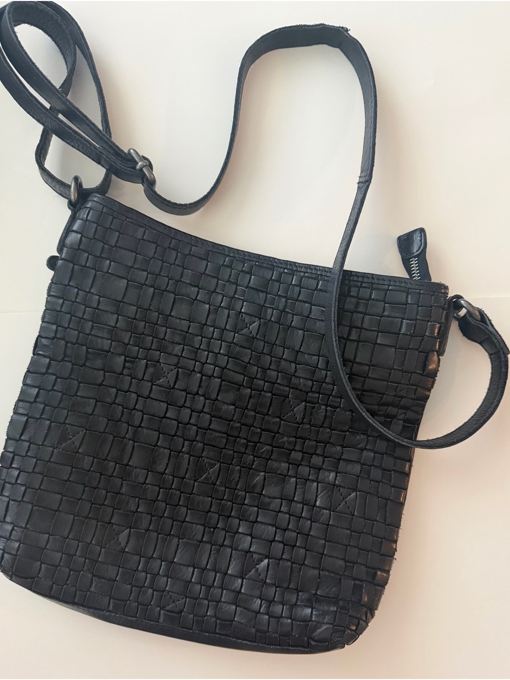 Vilenca Holland Woven Black Leather Shoulder Bag - Women's Crossbody